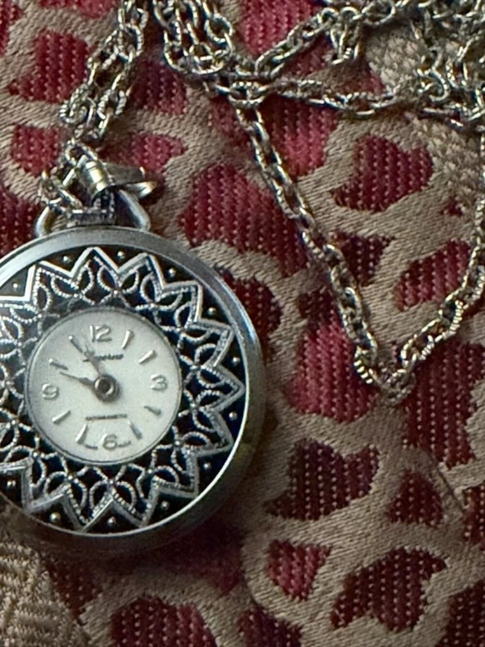 Vintage Lucerne Swiss Made Mechanical Wind Up Pendant Watch Womens Chain Rare